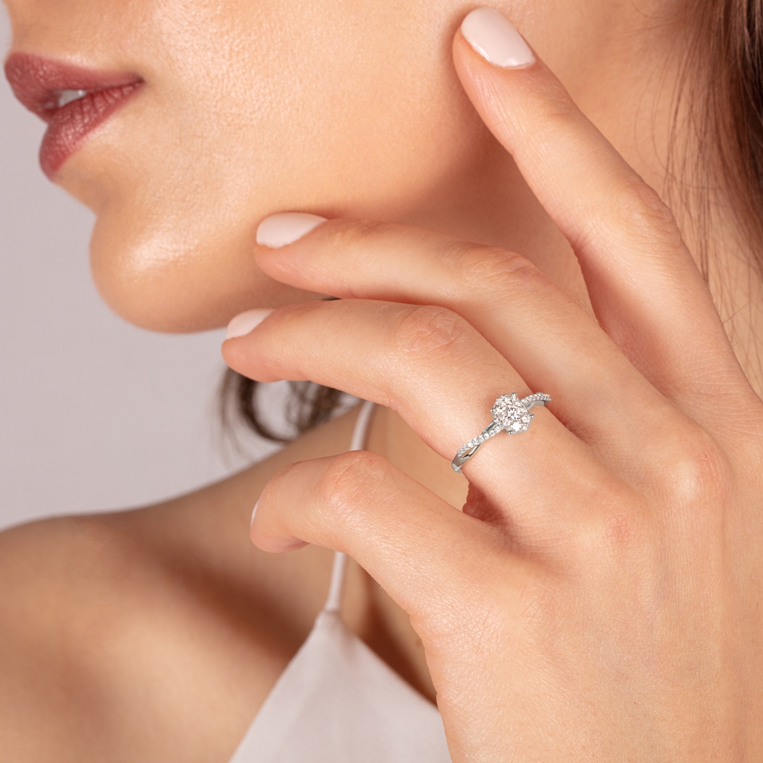 Verlobungsring 750/18 K Weissgold mit Diamanten 0.23 ct H/si
