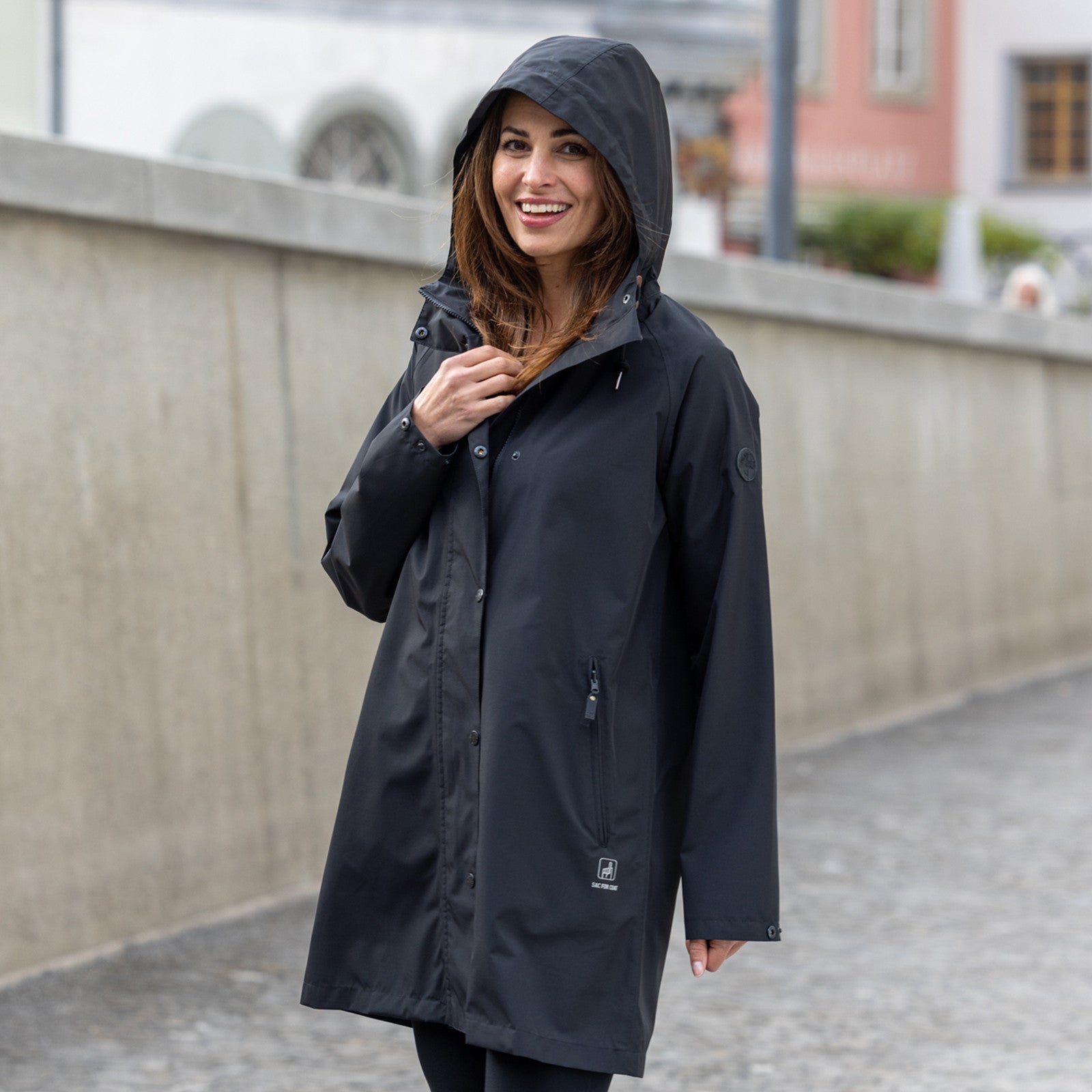 Frauen Regenmantel Travelcoat black
