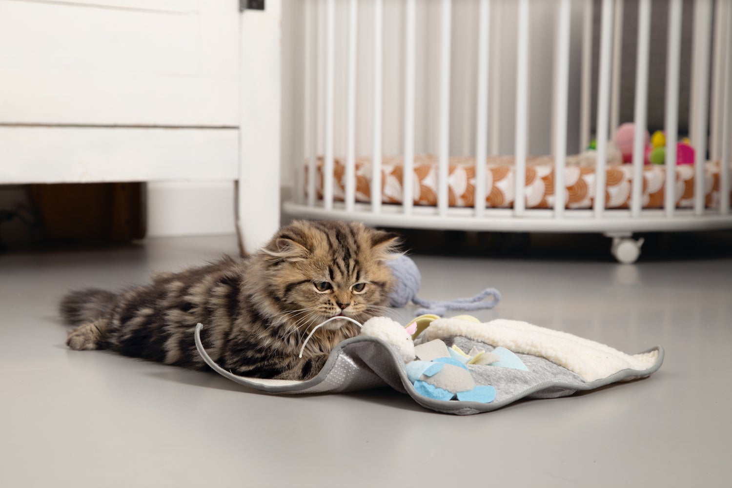 Beeztees kattenspeelgoed speelmat Weezy grijs 40 x 40 x 1 cm