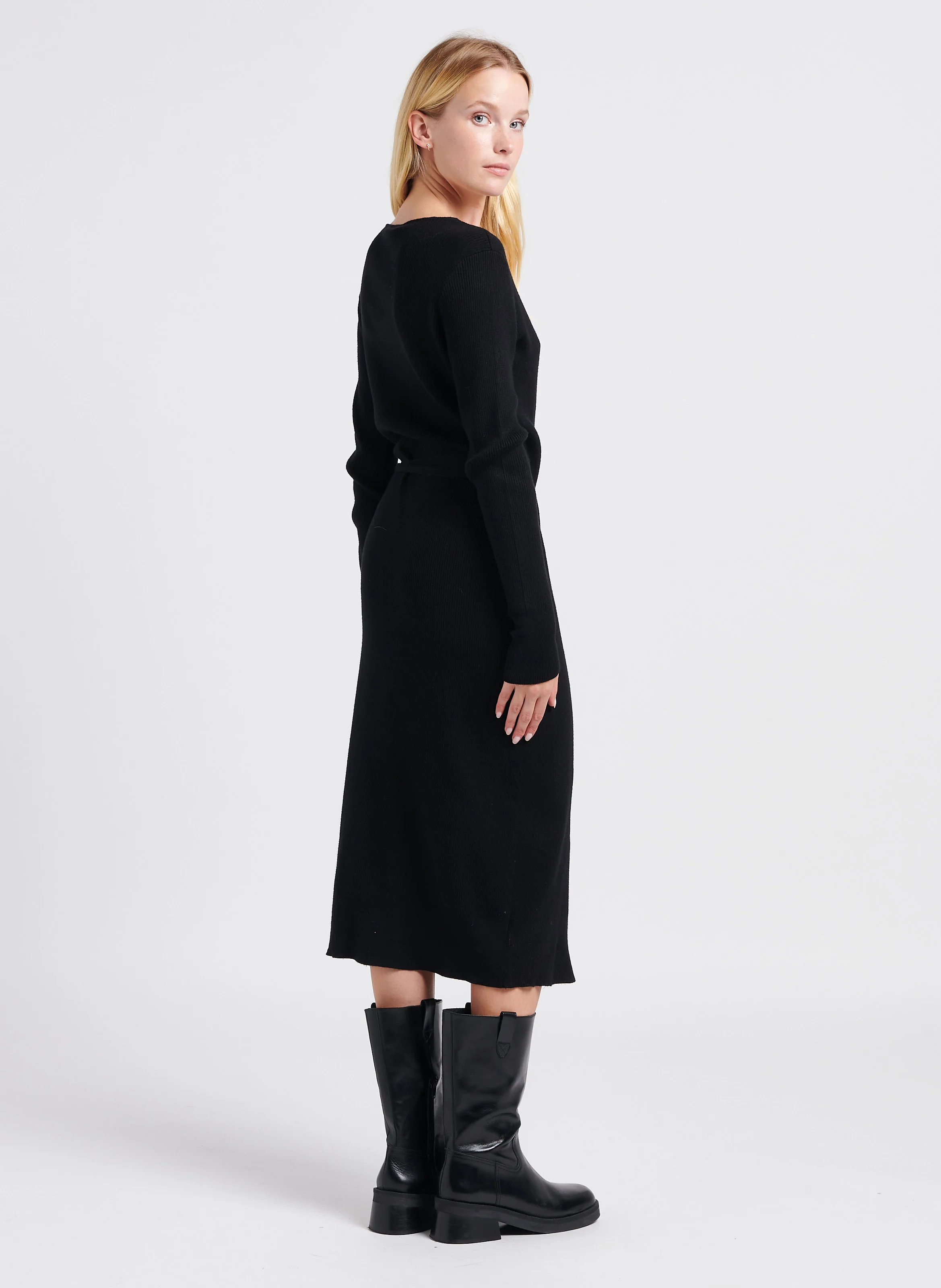COMFY - Long gilet ceinturé en maille côtelée | Noir