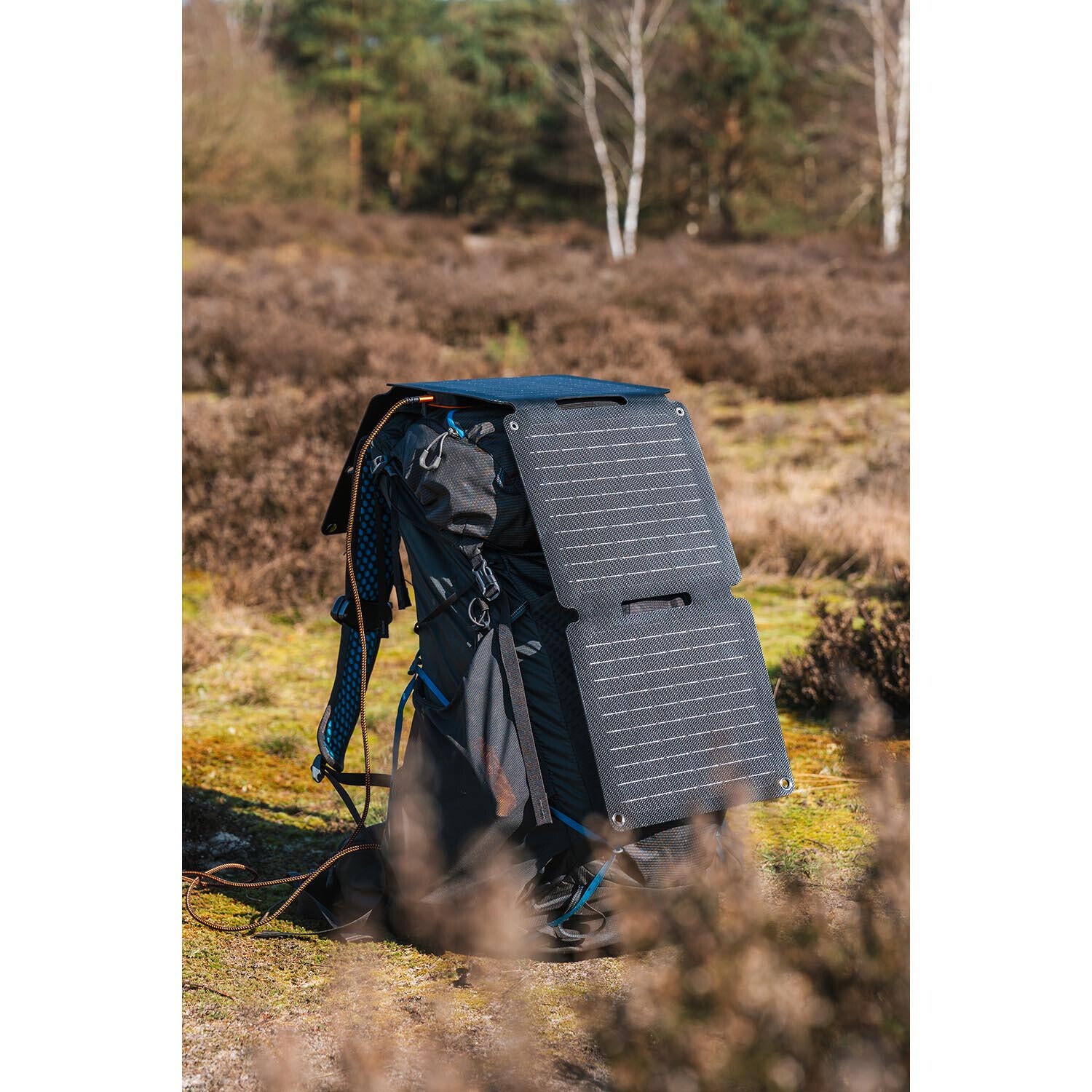 Xtorm 28W Foldable Solar Booster