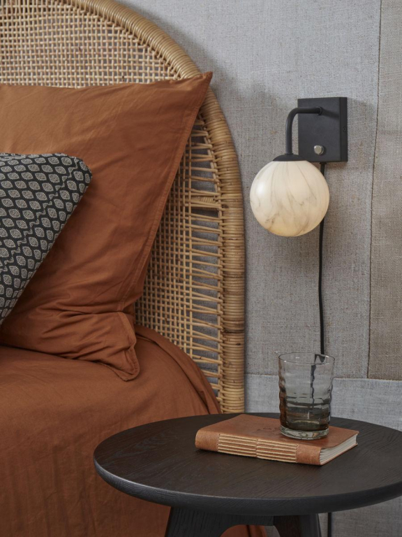 It's about Romi Carrara wandlamp zwart
