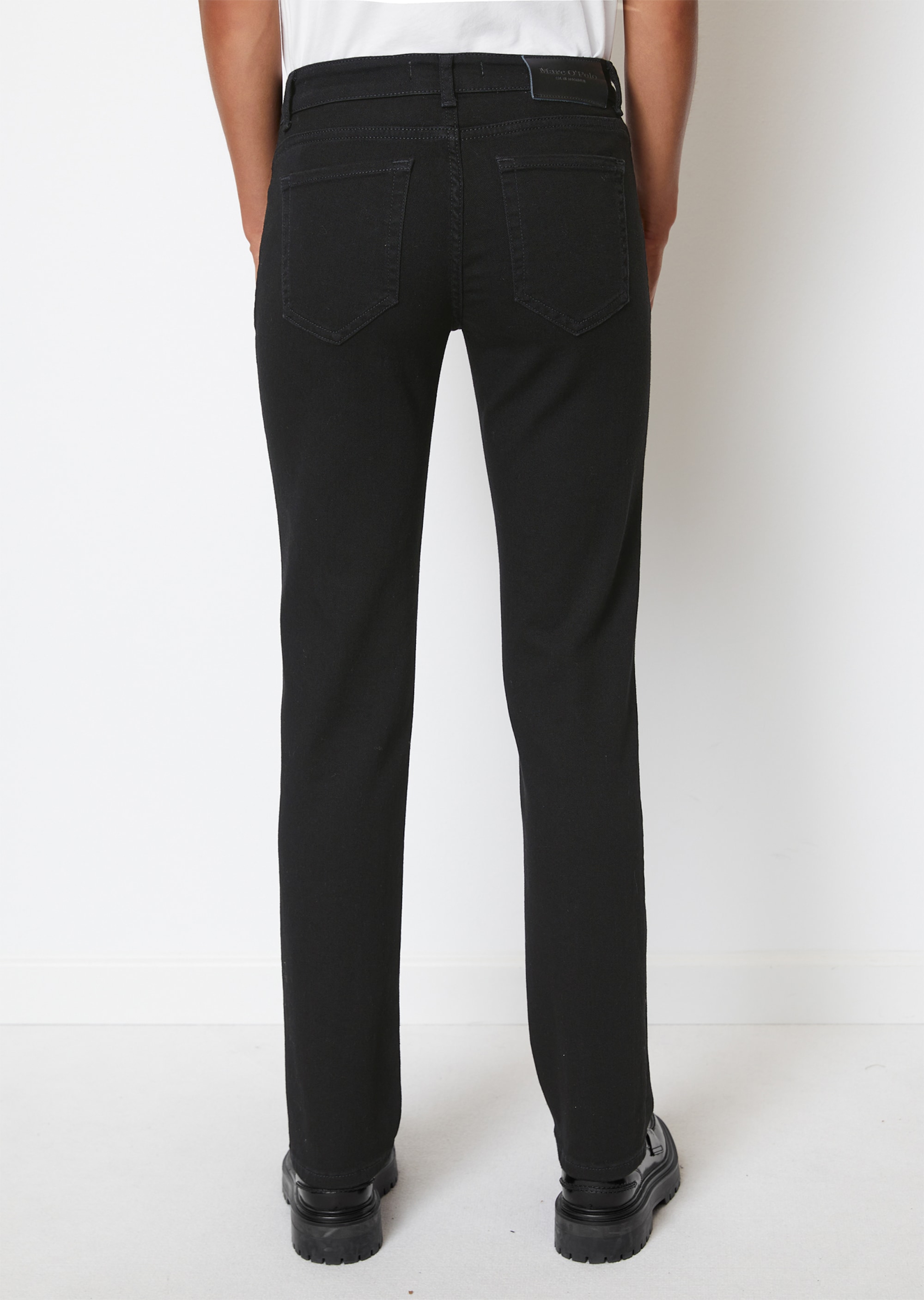 Jeans Modell ALBY straight aus Organic-Cotton-Lyocell-Stretch