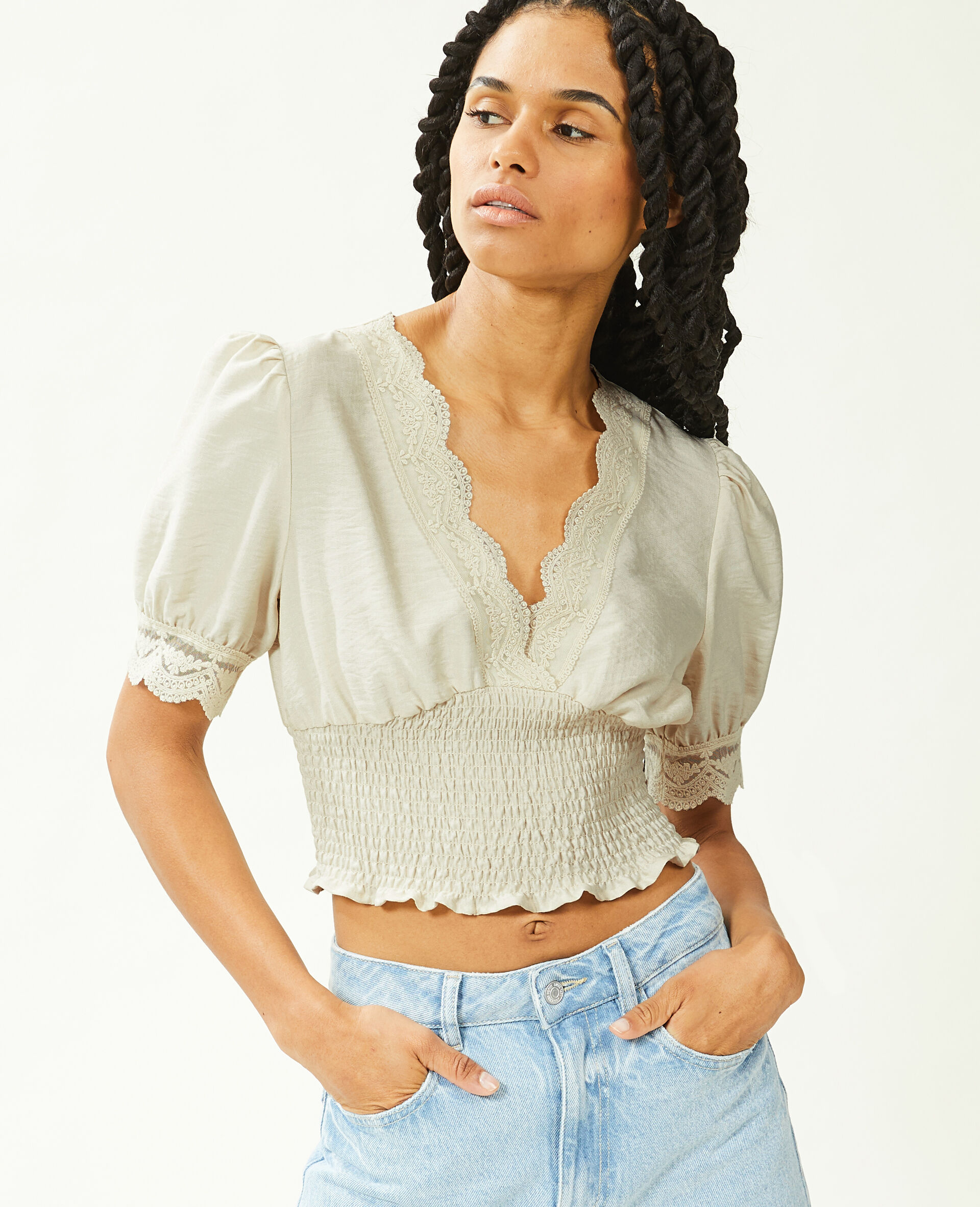 Top court croisé avec dentelle - Beige