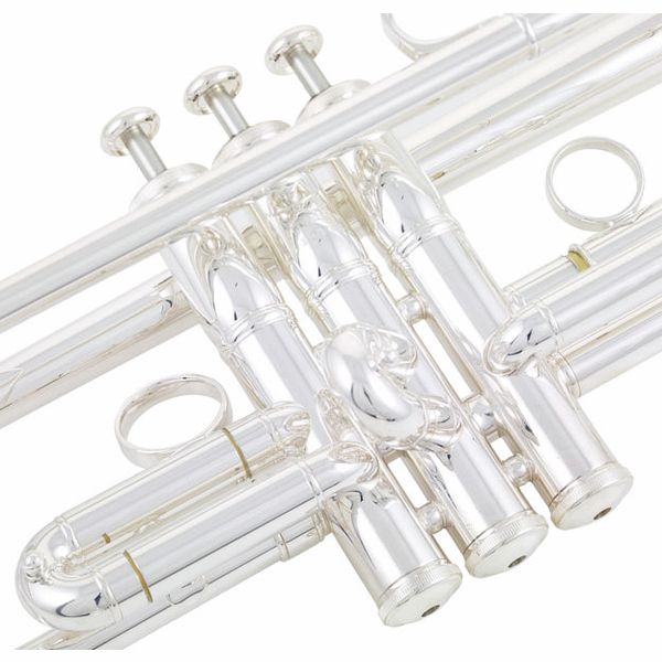Yamaha YTR-8335RGS 04 Trumpet