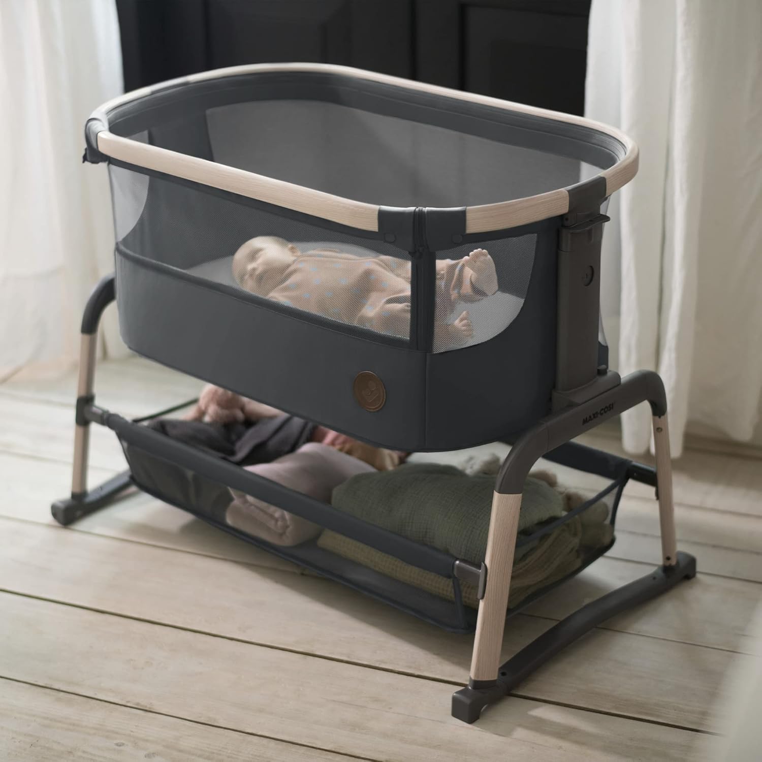 Maxi-Cosi Iora Berceau Cododo, Lit Cododo Bebe Pliable, 0-6 Mois, 9 kg Max, 4 Inclinaisons et 5 Hauteurs, Système Coulissant, Matelas Confort, Grand Panier, Facile à Transporter, Essential Graphite