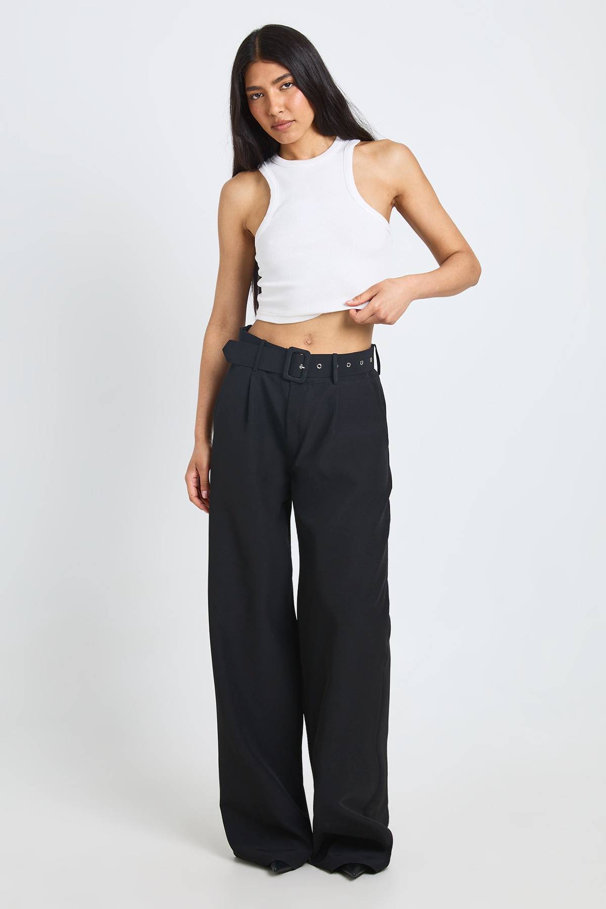 boohoo Pantalon Large À Jambes Larges Avec Ceinture En Tissu Assorti Pour Grande Taille