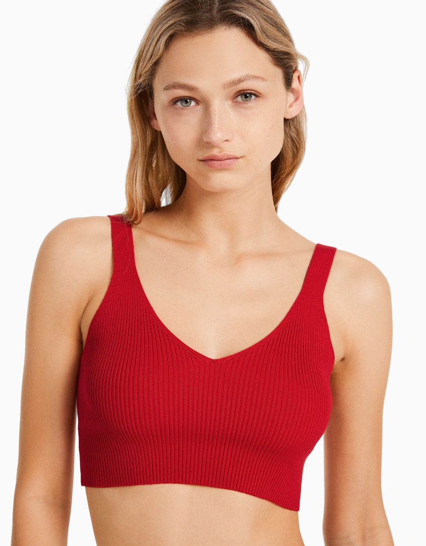 Blusa canelada com decote em V