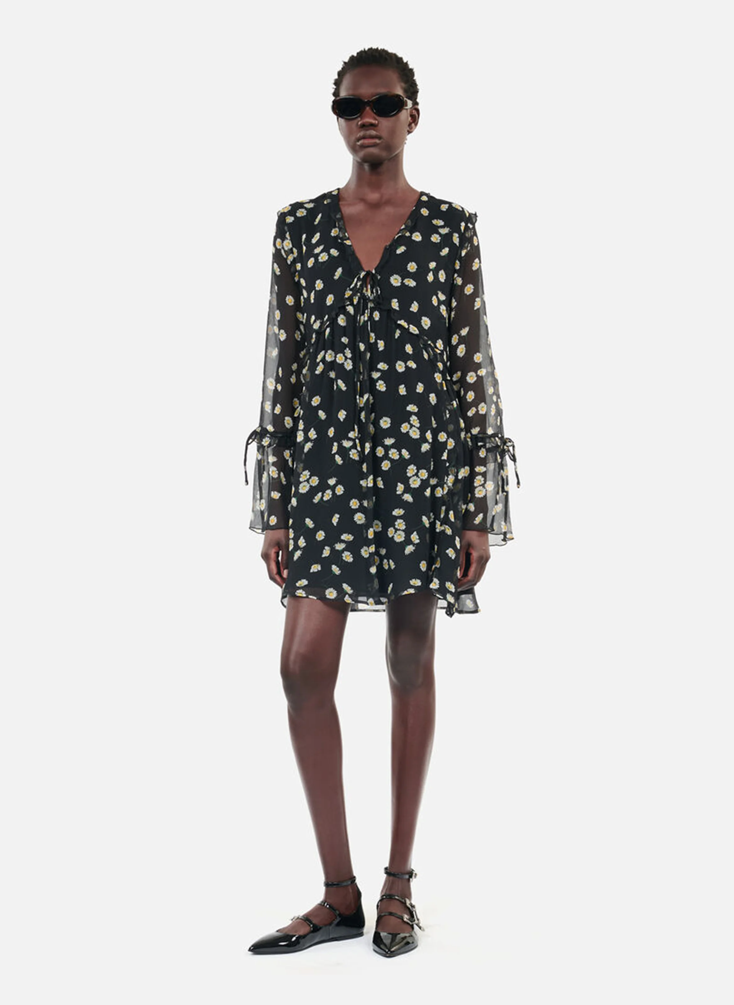 Robe courte droite col V imprimée en soie | Noir