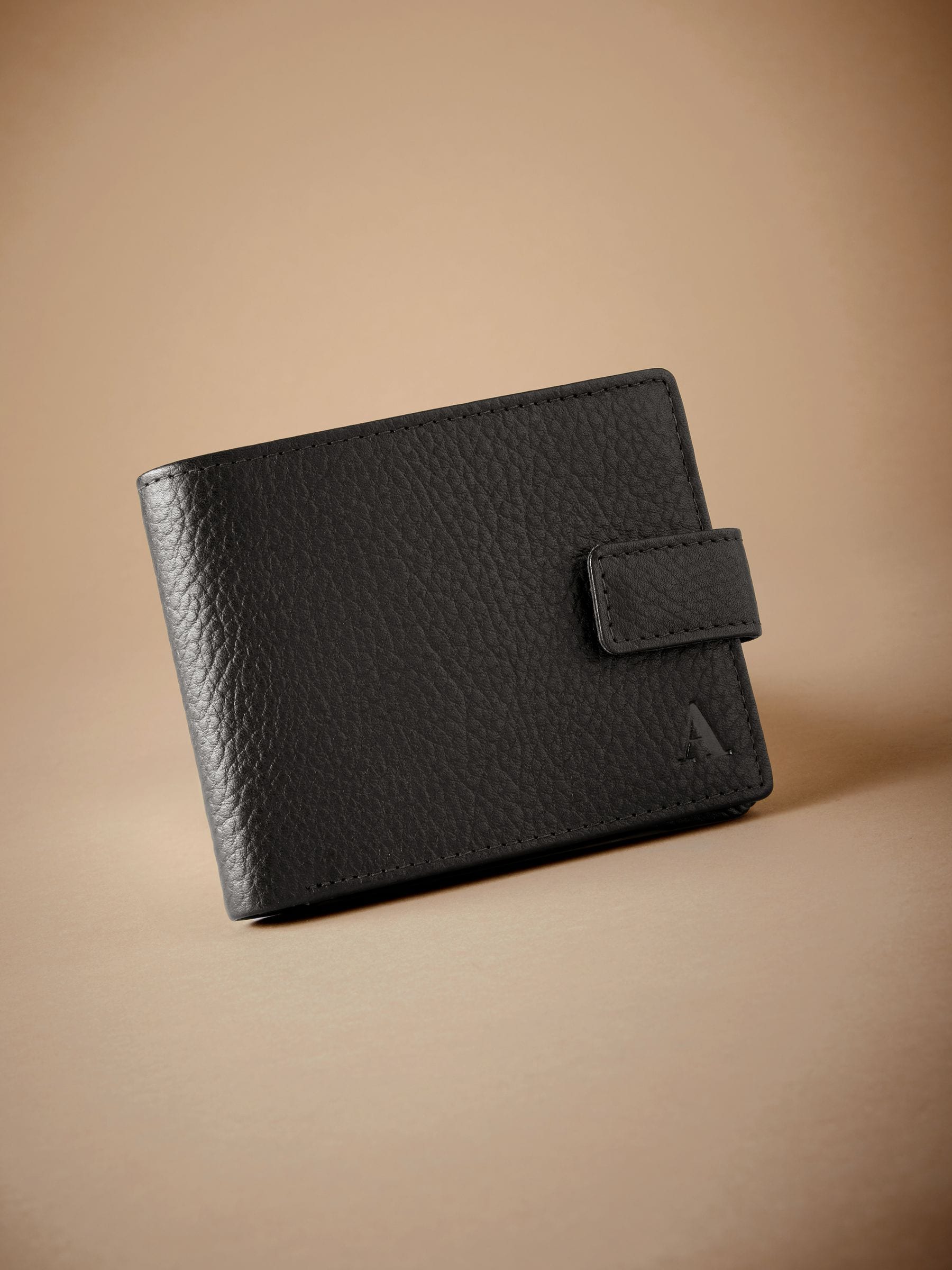 Zwart - Signature Monogram Wallet