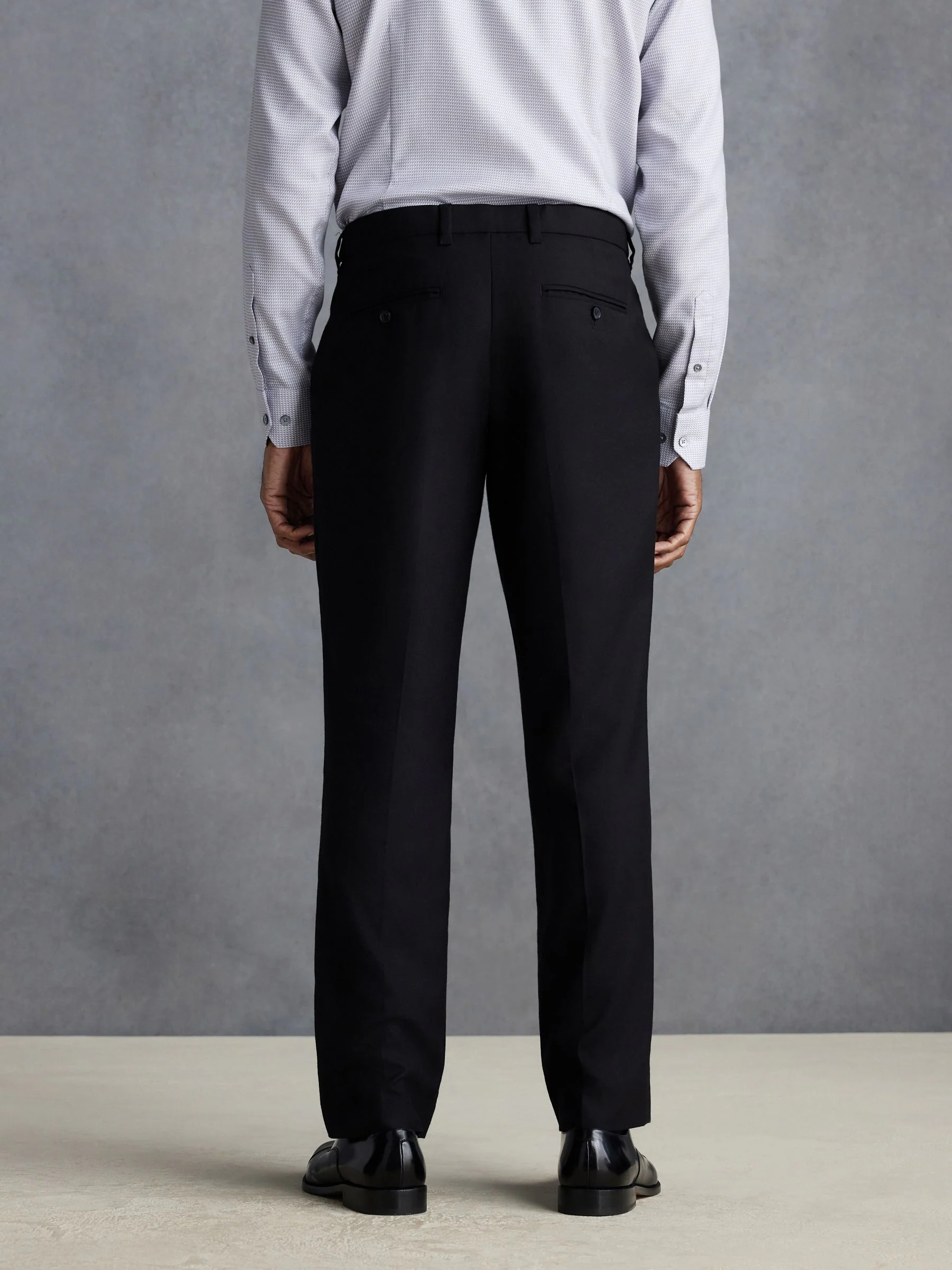 Zwart - Slim Fit - Signature - 100% Wollen broek met Motion Flex-tailleband