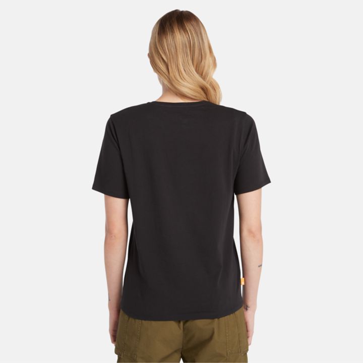 Camiseta feminina preta com estampa do Rio Exeter.