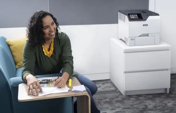Xerox VersaLink C620V_DN - Printer - farve - Duplex - laser - A4/Legal - 1200 x 1200 dpi - op til 50 spm (mono) / op til 50 spm (farve) - kapacitet: 650 ark - Gigabit LAN, USB 2.0, NFC, USB vært - Green World Alliance returneringsprogram