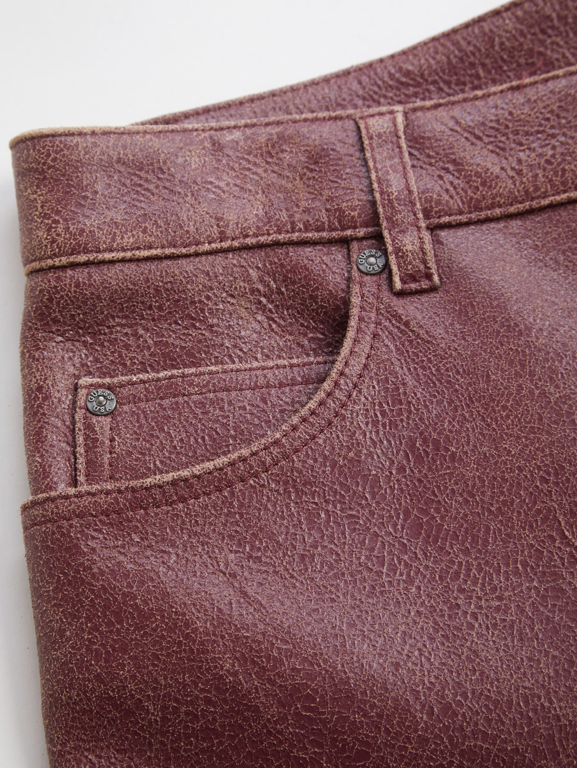 calça de couro craquelado
