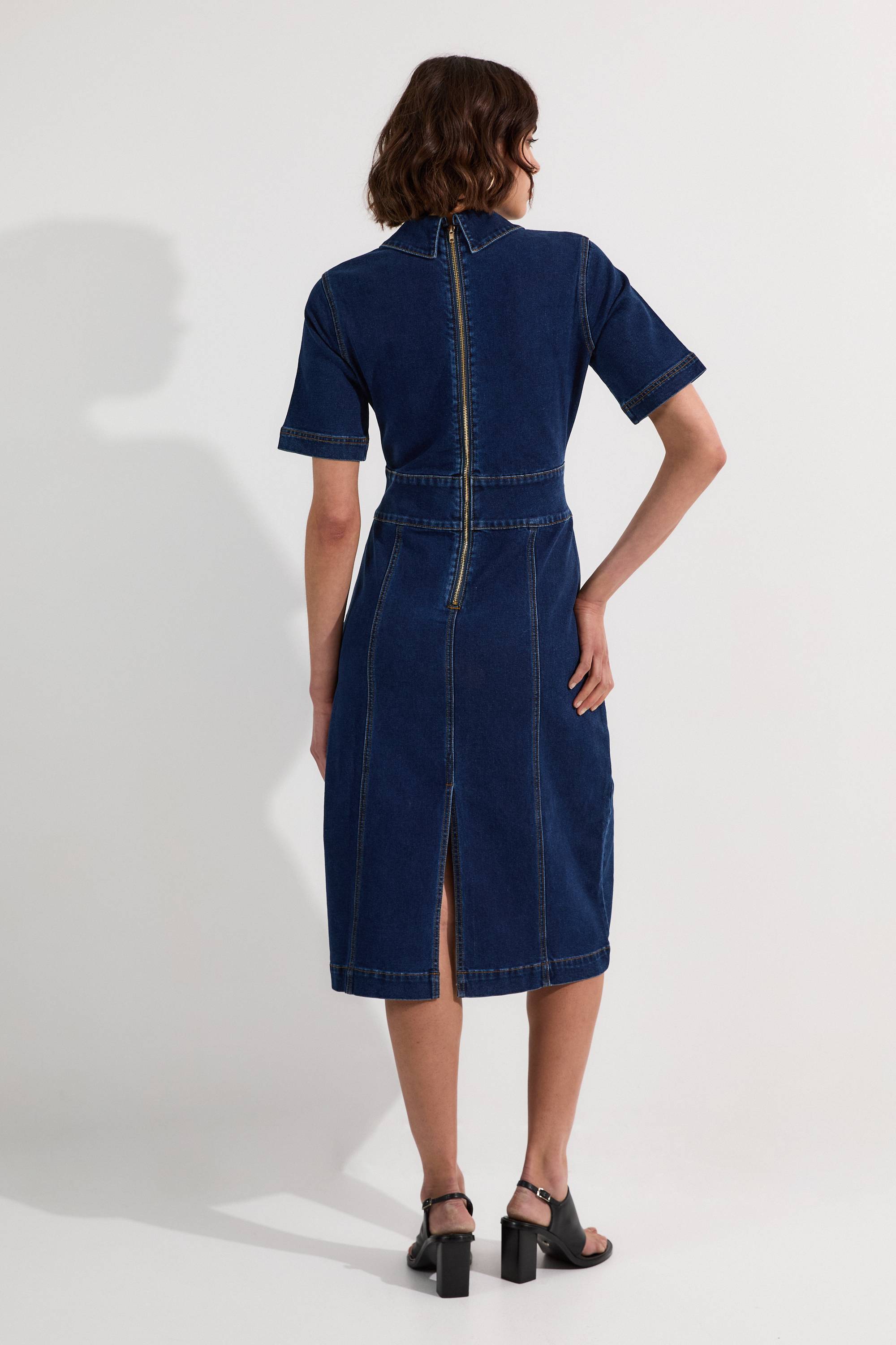 KarenMillen Robe midi en denim stretch avec garniture Snaffle et col