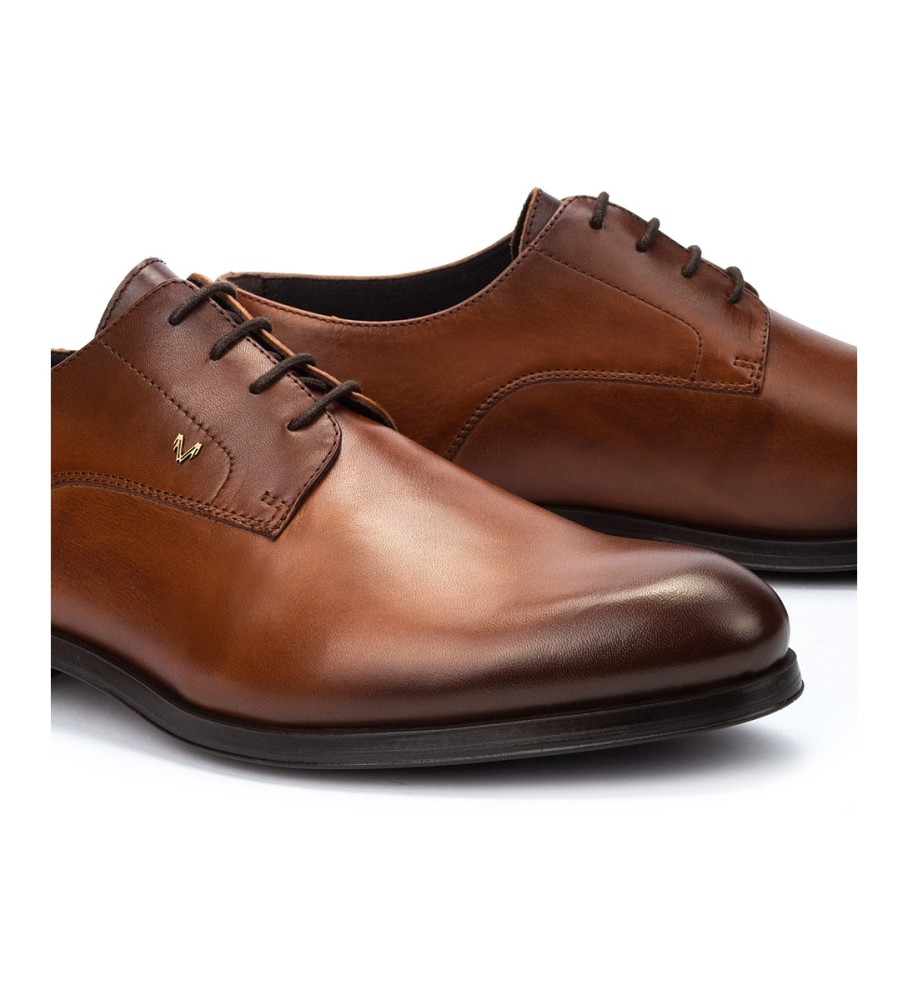 Sapatos Martinelli Empire em couro marrom