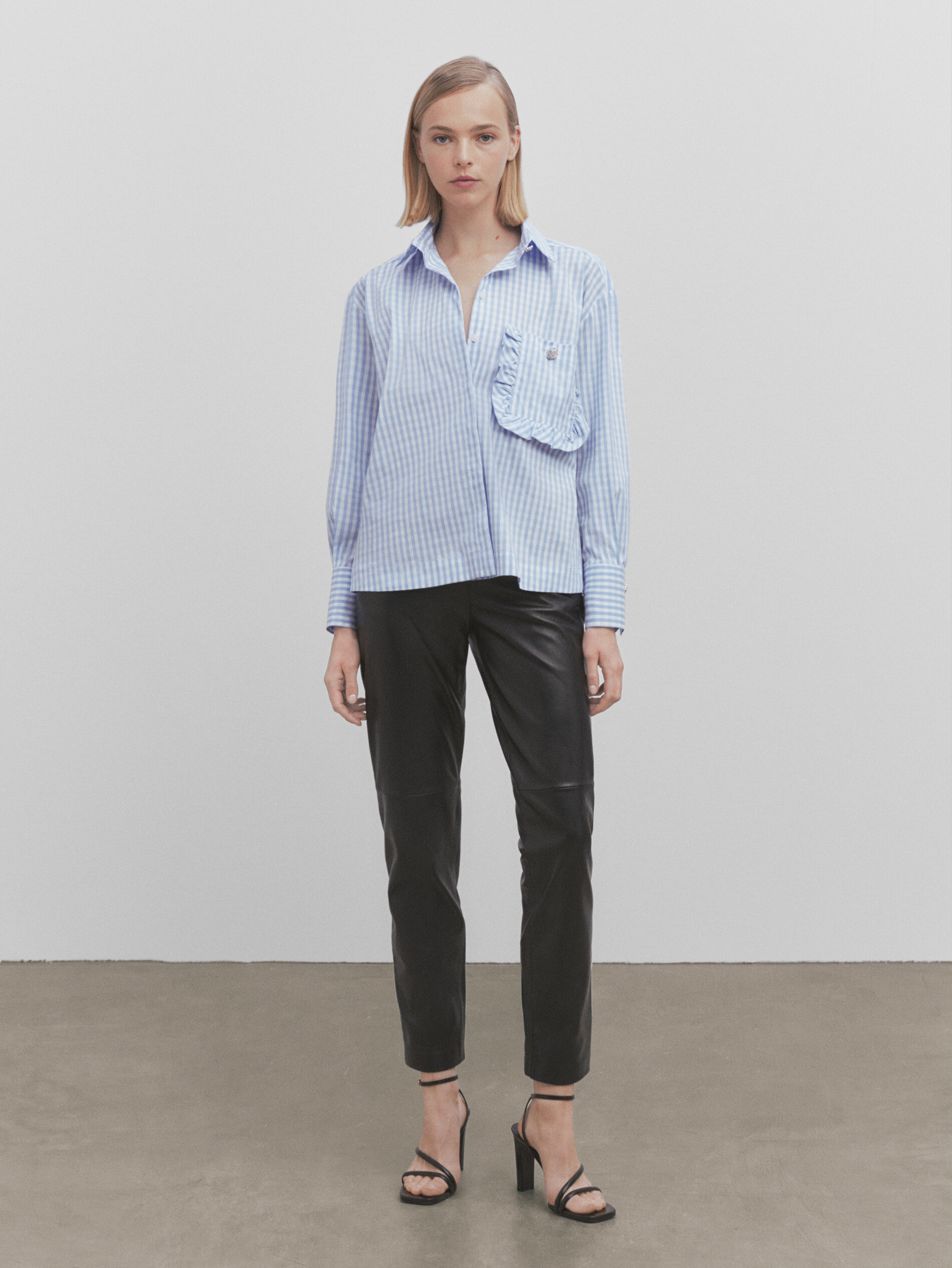 Camisa xadrez vichy com bolso com babado - Studio - AZUL