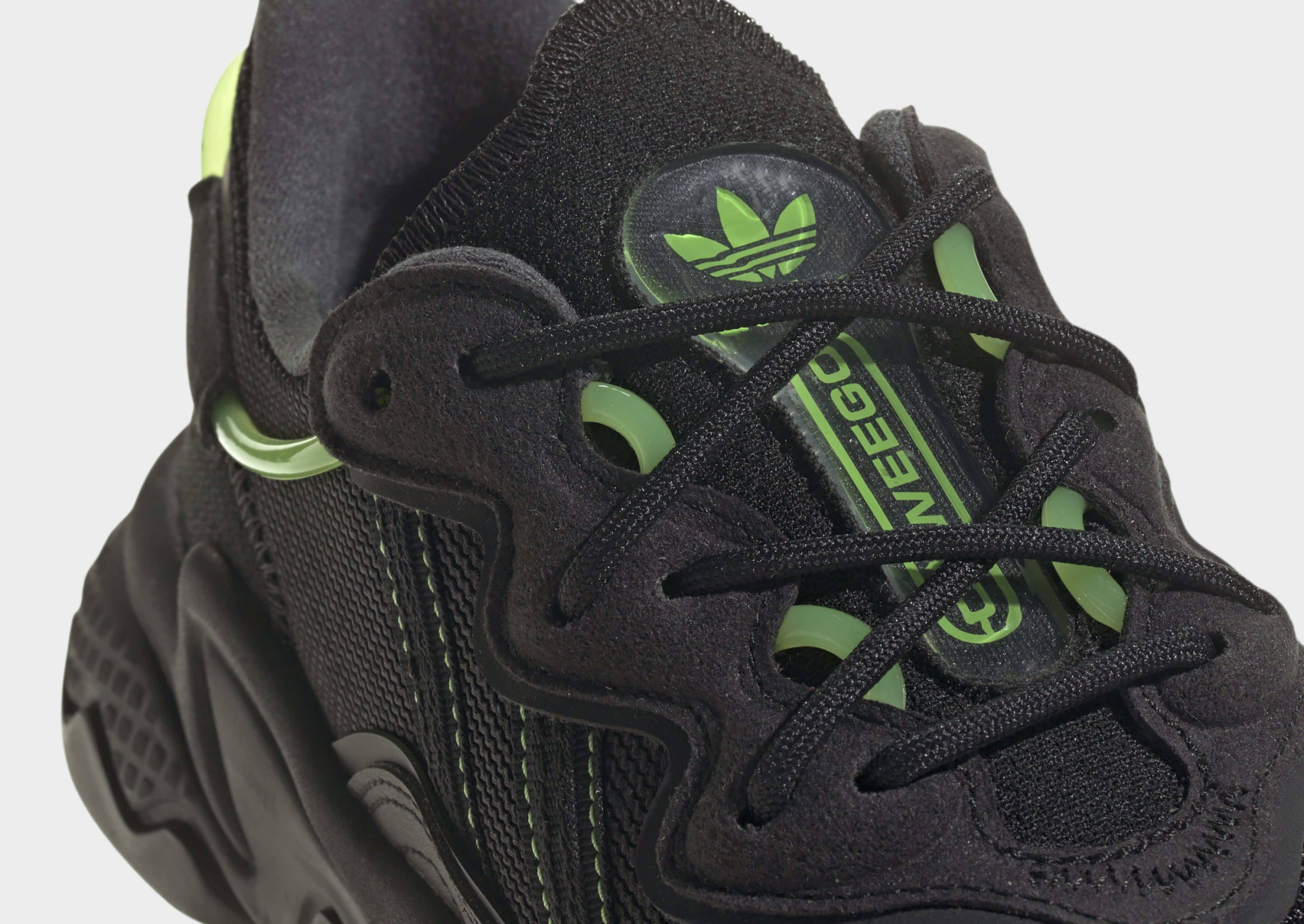 adidas Chaussure OZWEEGO