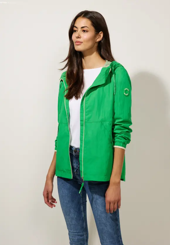 Moderner Windbreaker - wild green