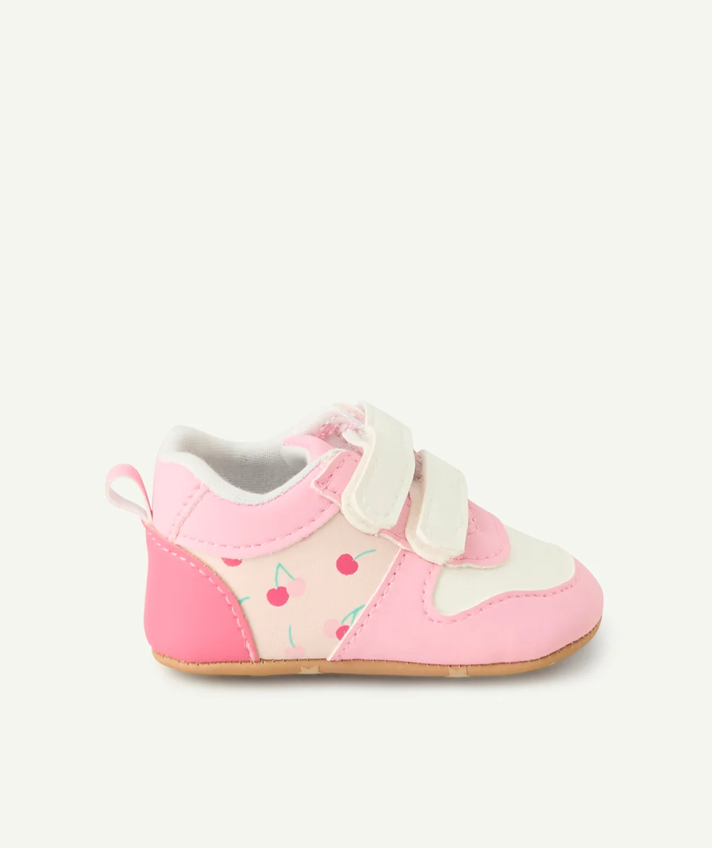 chaussons style baskets bébé fille rose et blanc