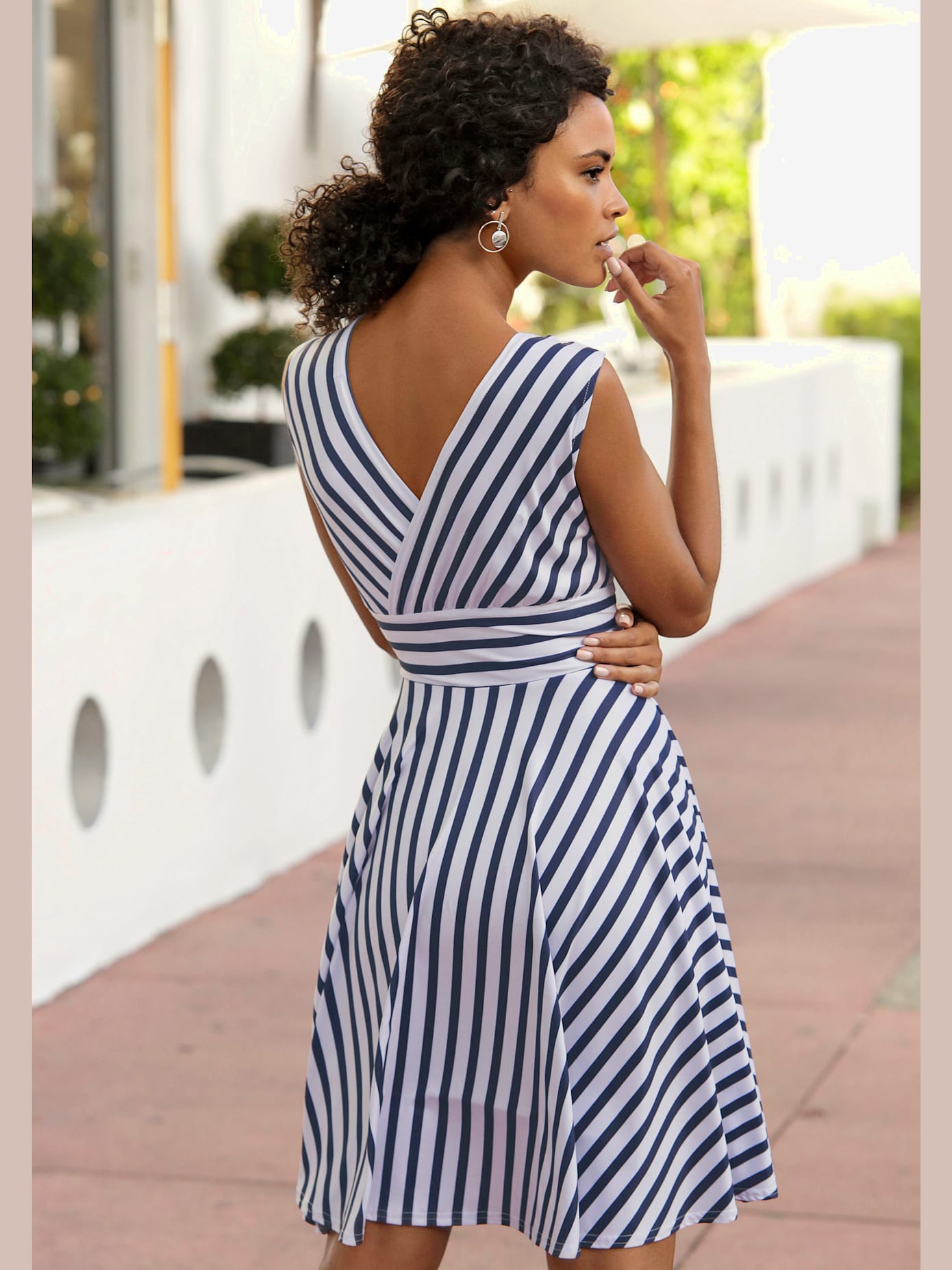 Robe d'été robe portefeuille courte à col v