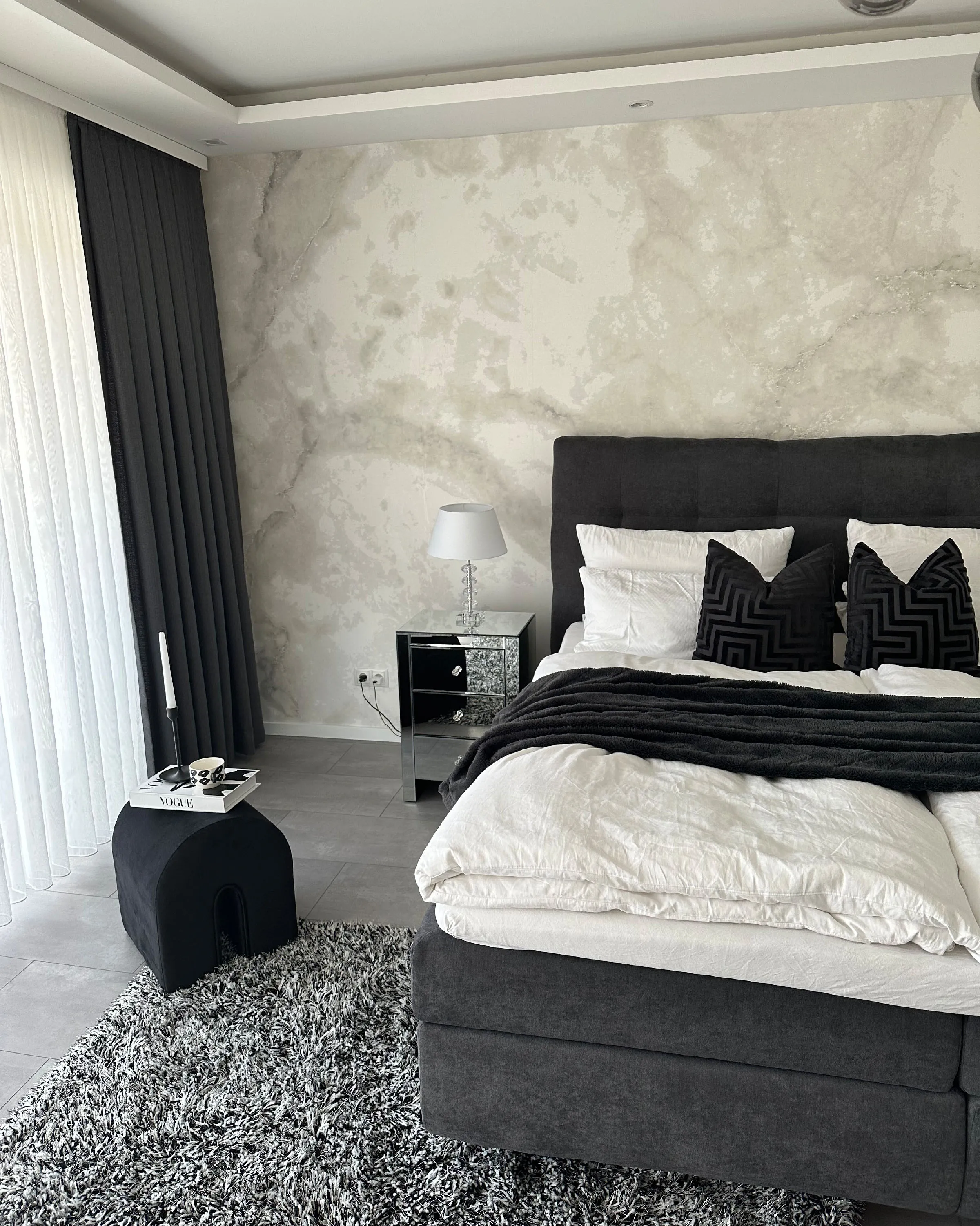 Hoogpoligvloerkleed CIDE Zwart/wit 160 x 230 cm