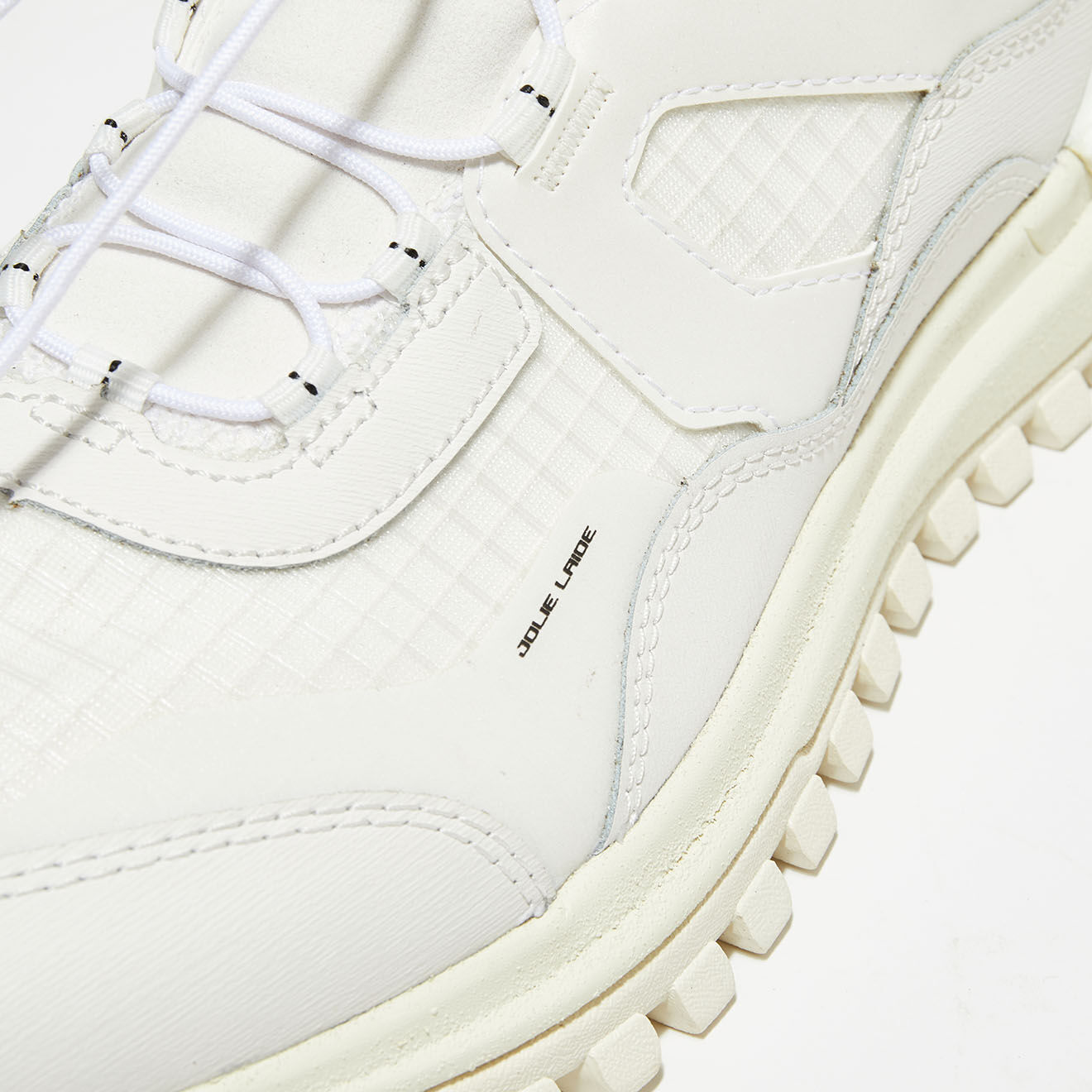 Brand Black Sneakers Sierra blanches