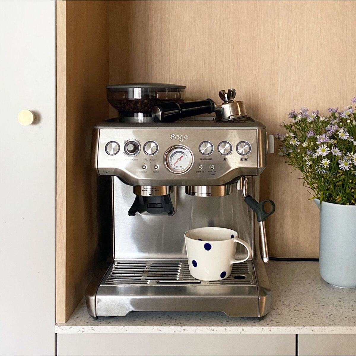 BES875 The Barista Express Espressomaskin