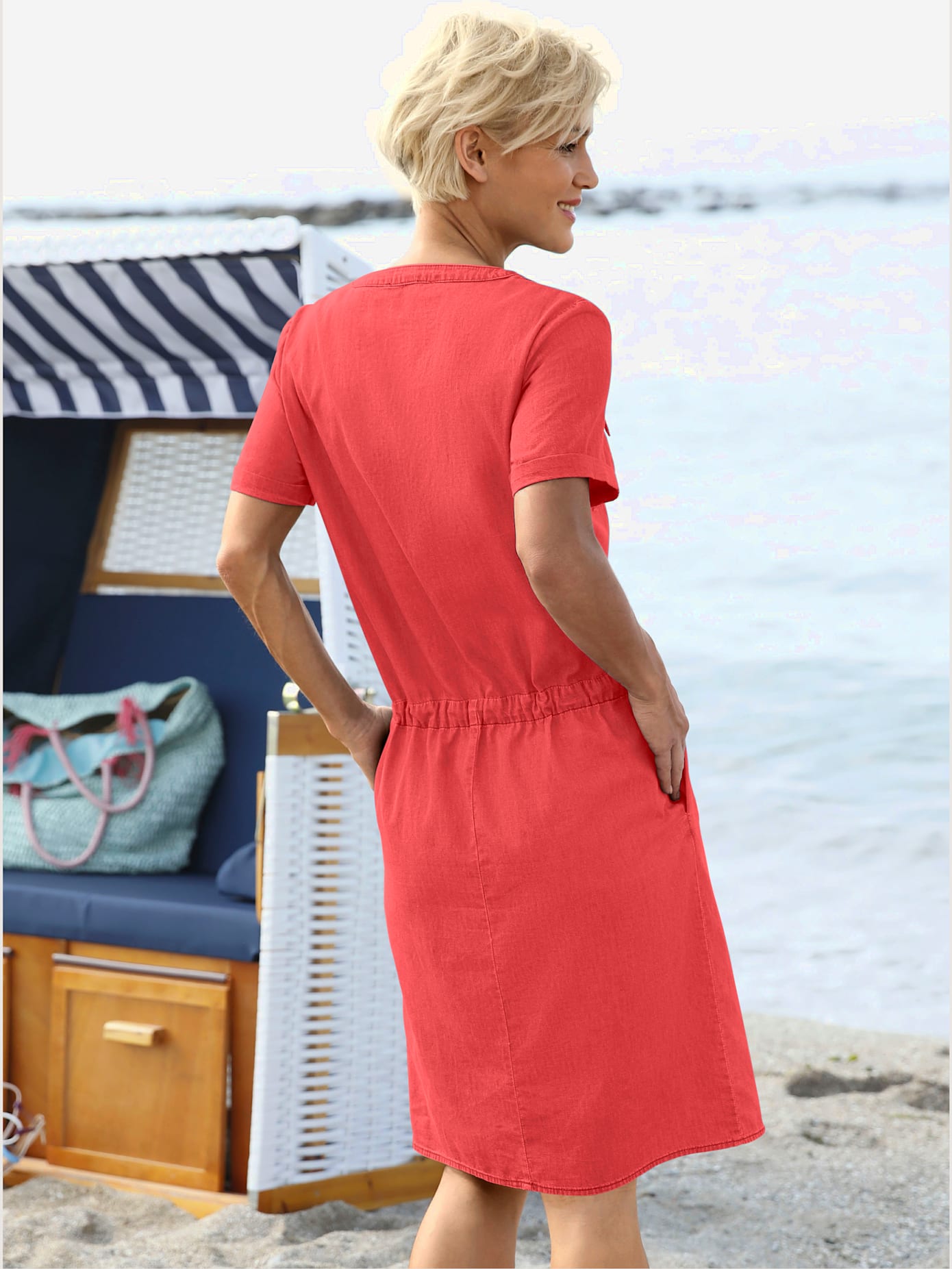 Robe coton légère avec encolure ronde avec petit v