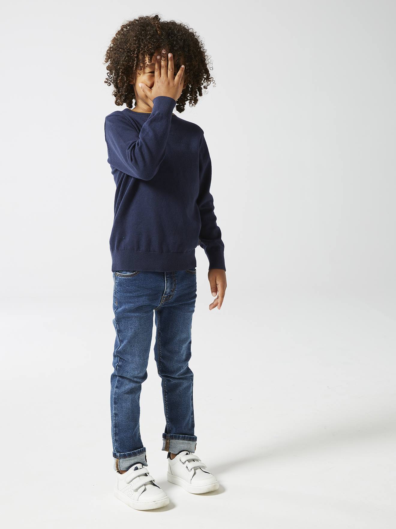 Calça jeans básica slim para meninos, cor pedra