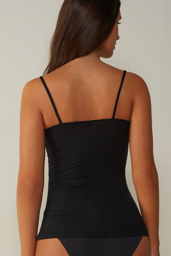 Blusa ultraleve em modal com cashmere e renda.