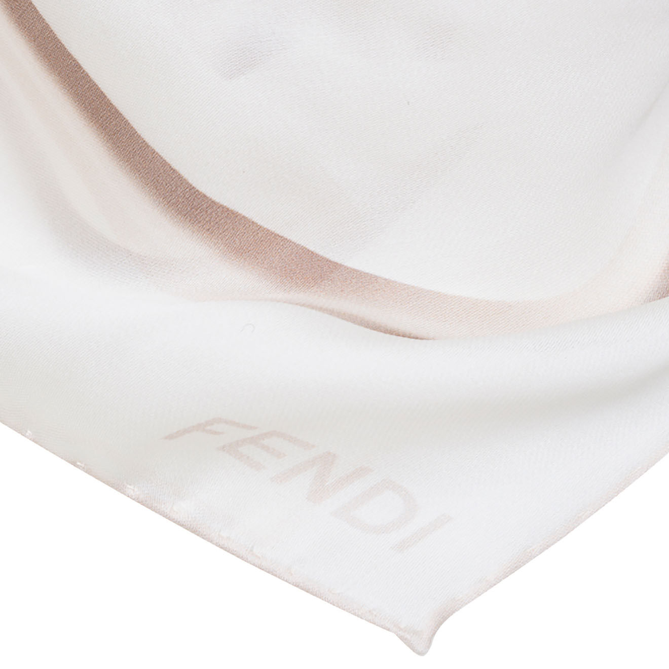 Fendi Foulard fendi en Soie blanc Parfait état - 58x58 cm