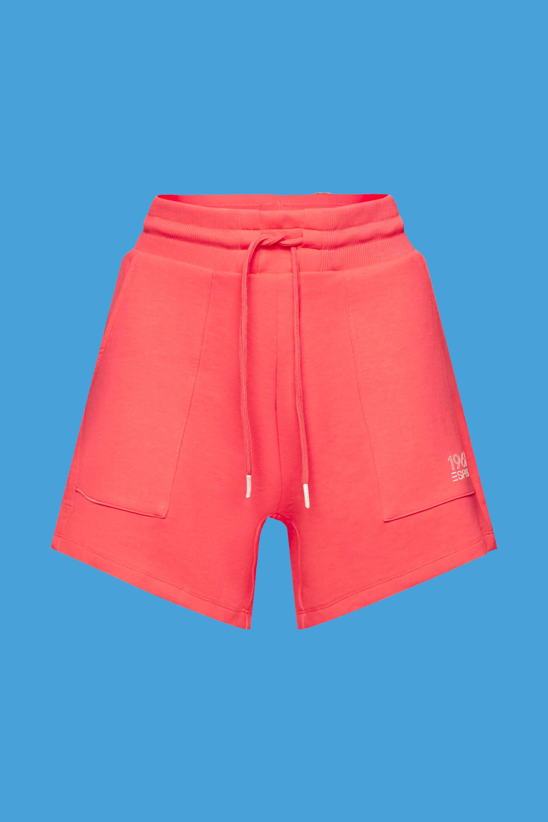 En matière recyclée le short de sport en molleton