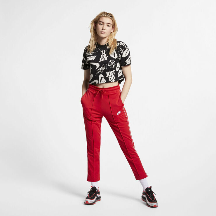 Nike Sportswear Essential Cropped T Shirt Sort