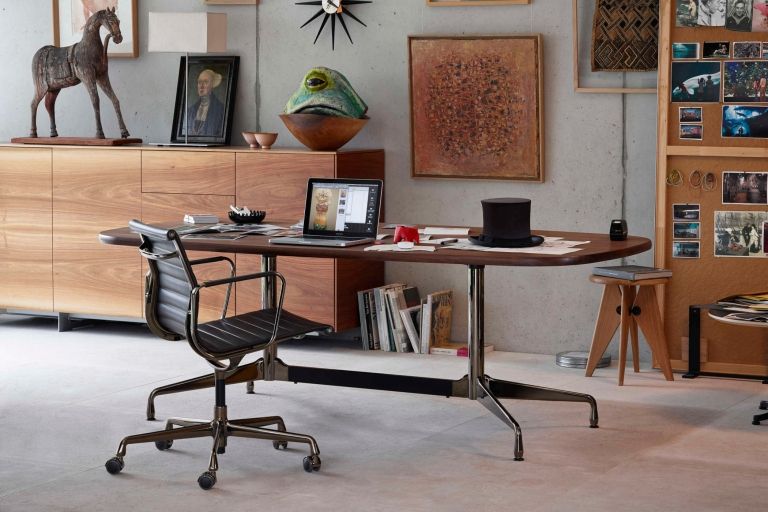 Vitra EA 117 bureaustoel Hopsak zwart, verchroomd, harde wielen