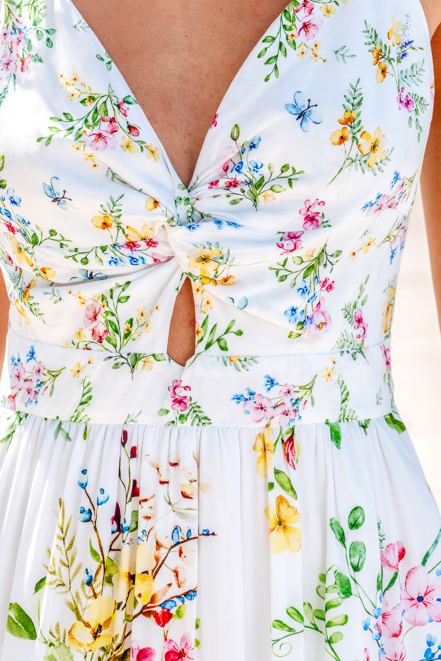 Robe maxi découpée et torsadée à imprimé floral