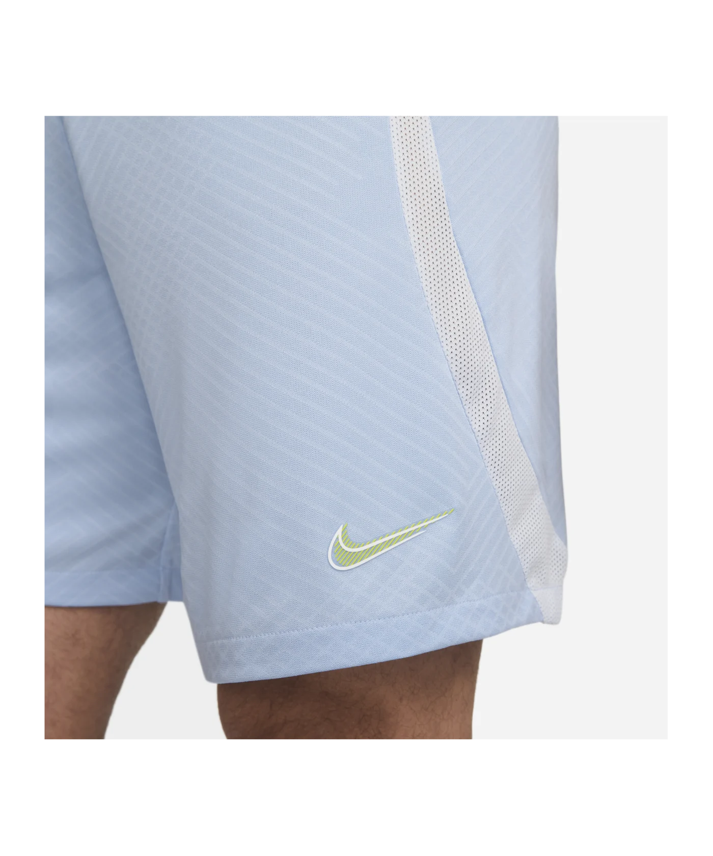 Nike Strike 22 Short Blau F548