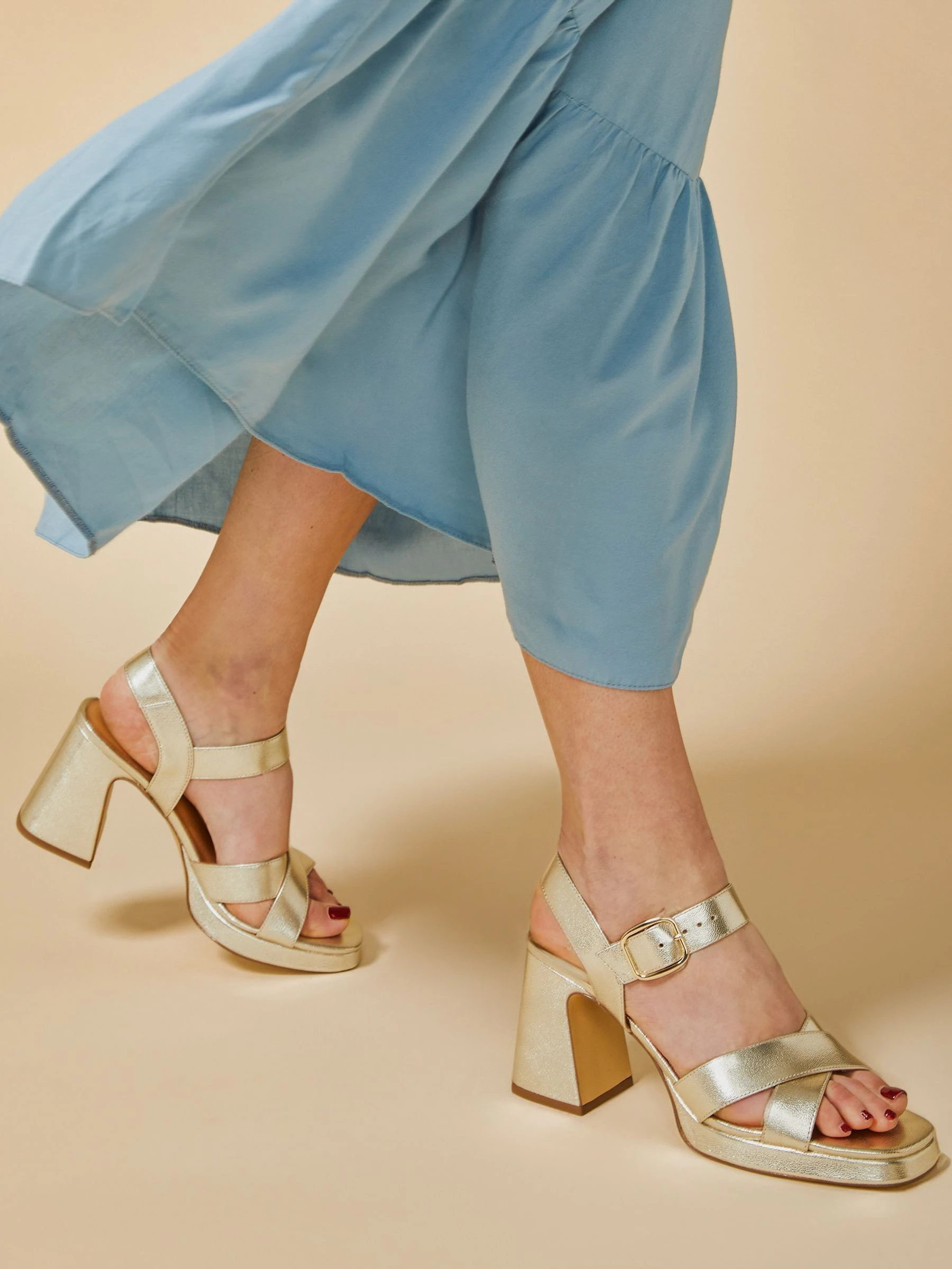 Goud - Jones Bootmaker Gladiola2 Leather Platform Sandals