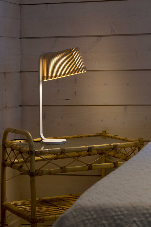 Secto Design Owalo 7020 tafellamp LED walnoot