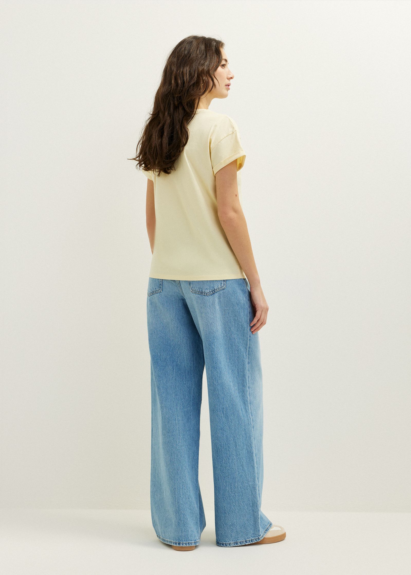 Basic T-shirt met opgerolde mouw