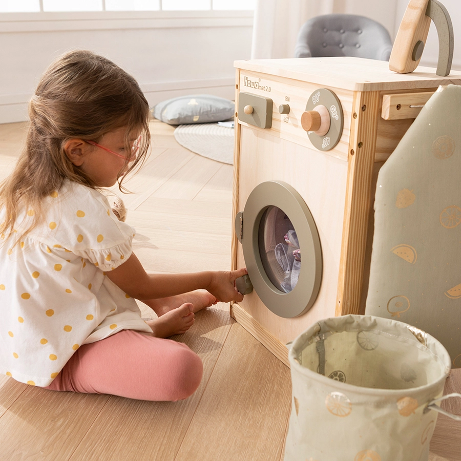 howa® Kinderwaschmaschine aus Holz mit Wäscheleine, Bügelbrett, Wäschekorb und Bügeleisen