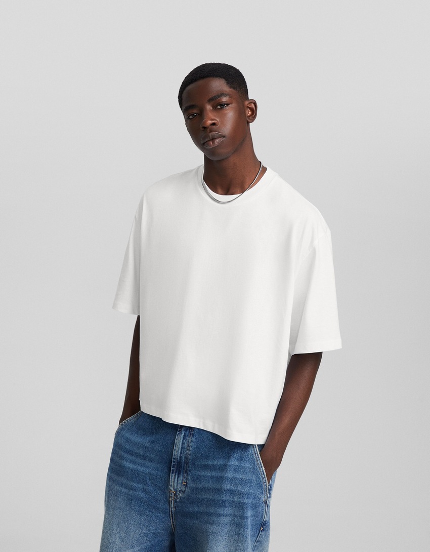 Camiseta cropped de manga curta com modelagem quadrada