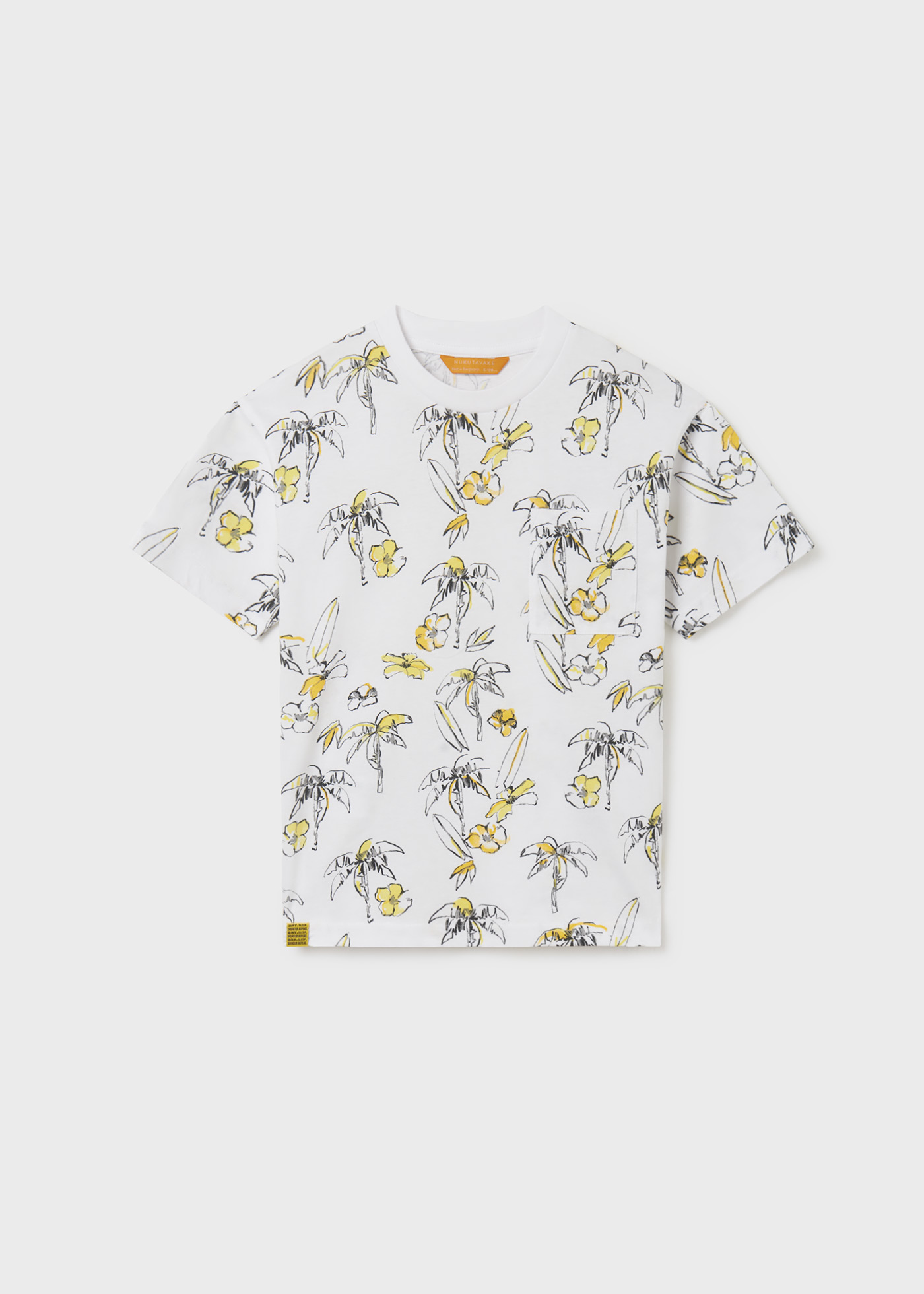 Camiseta infantil com estampa em algodão sustentável.