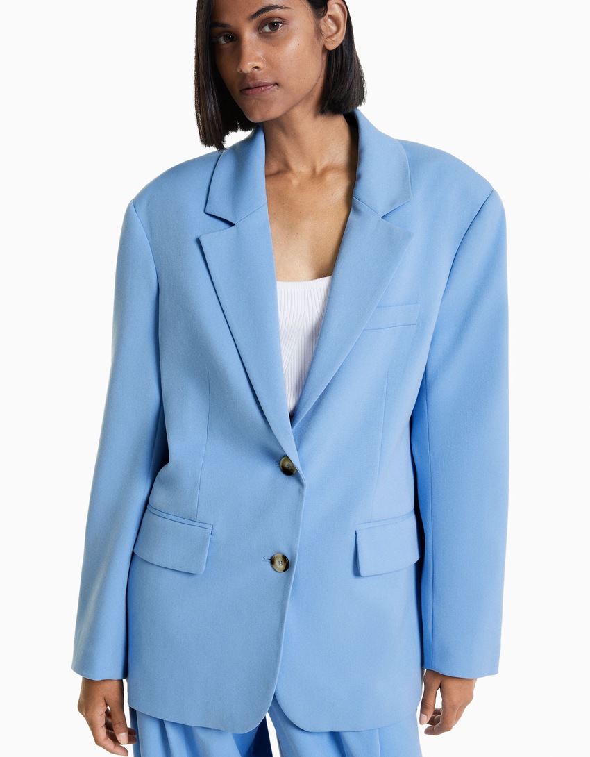 Blazer feminino de corte amplo