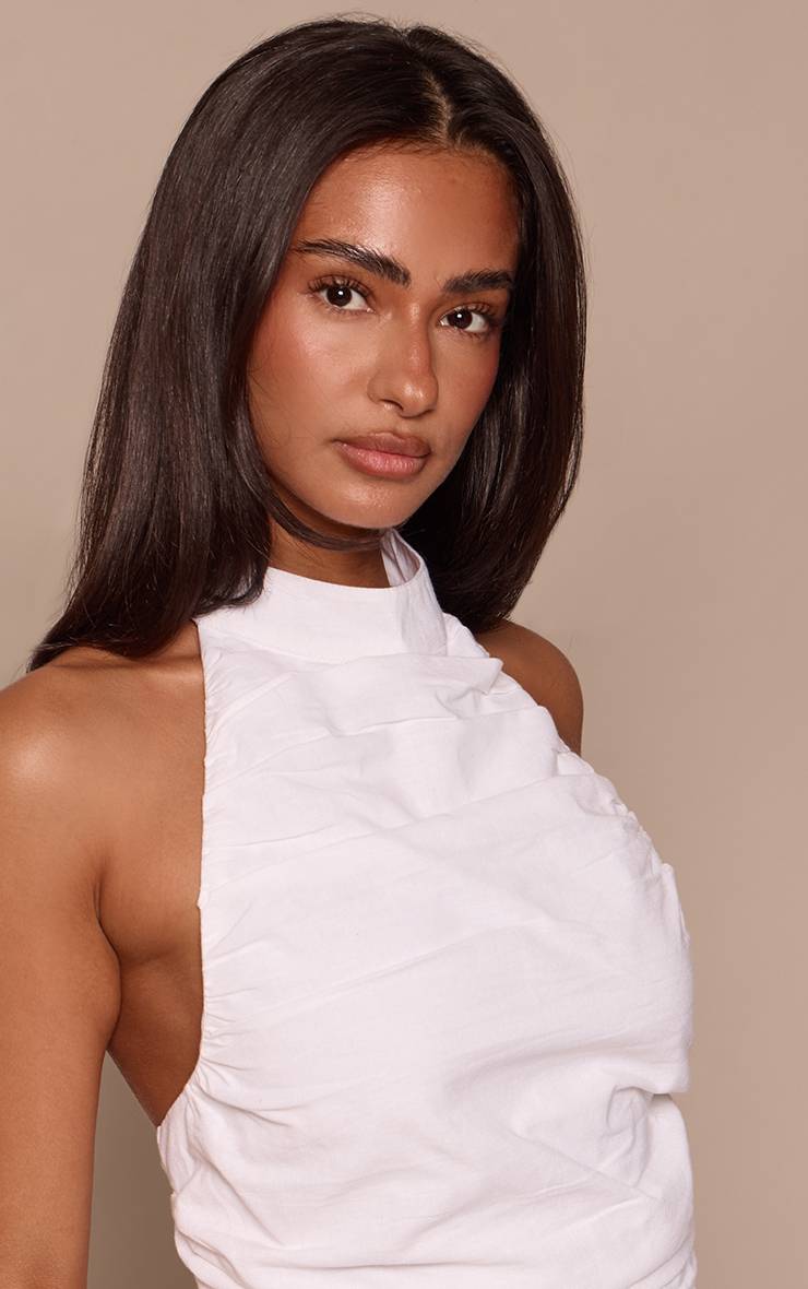 Blanc Robe Courte Petite À Col Licou En Lin Avec Ourlet Fluide