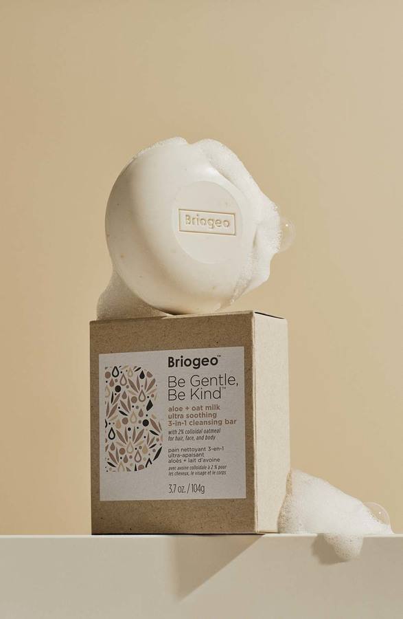 Briogeo Be Gentle, Be Kind™ Aloe + Oat Milk Ultra Soothing 3-in-1 Cleansing Bar 104g