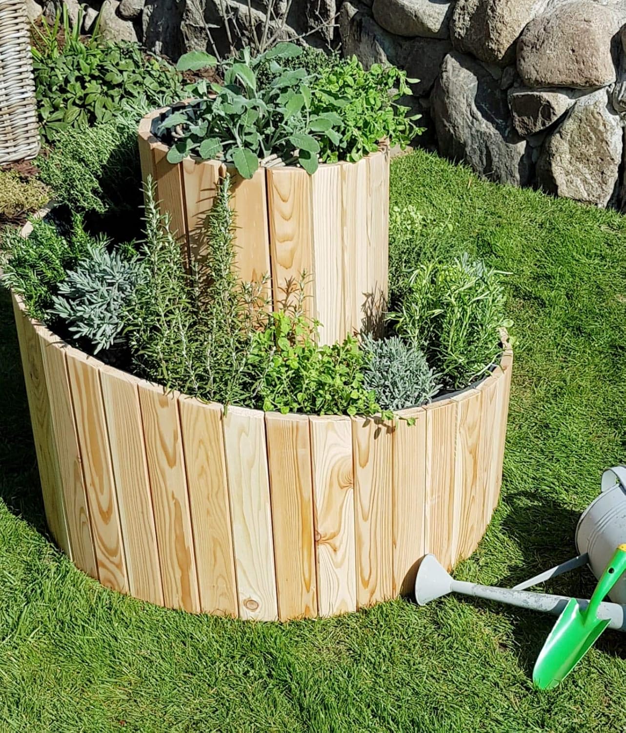 Koll Living Garden Kräuterspirale aus Lärche - Durchmesser 75-100 cm x H 24-74 cm - die Kräuterschnecke ist auch als Blumenbeet nutzbar