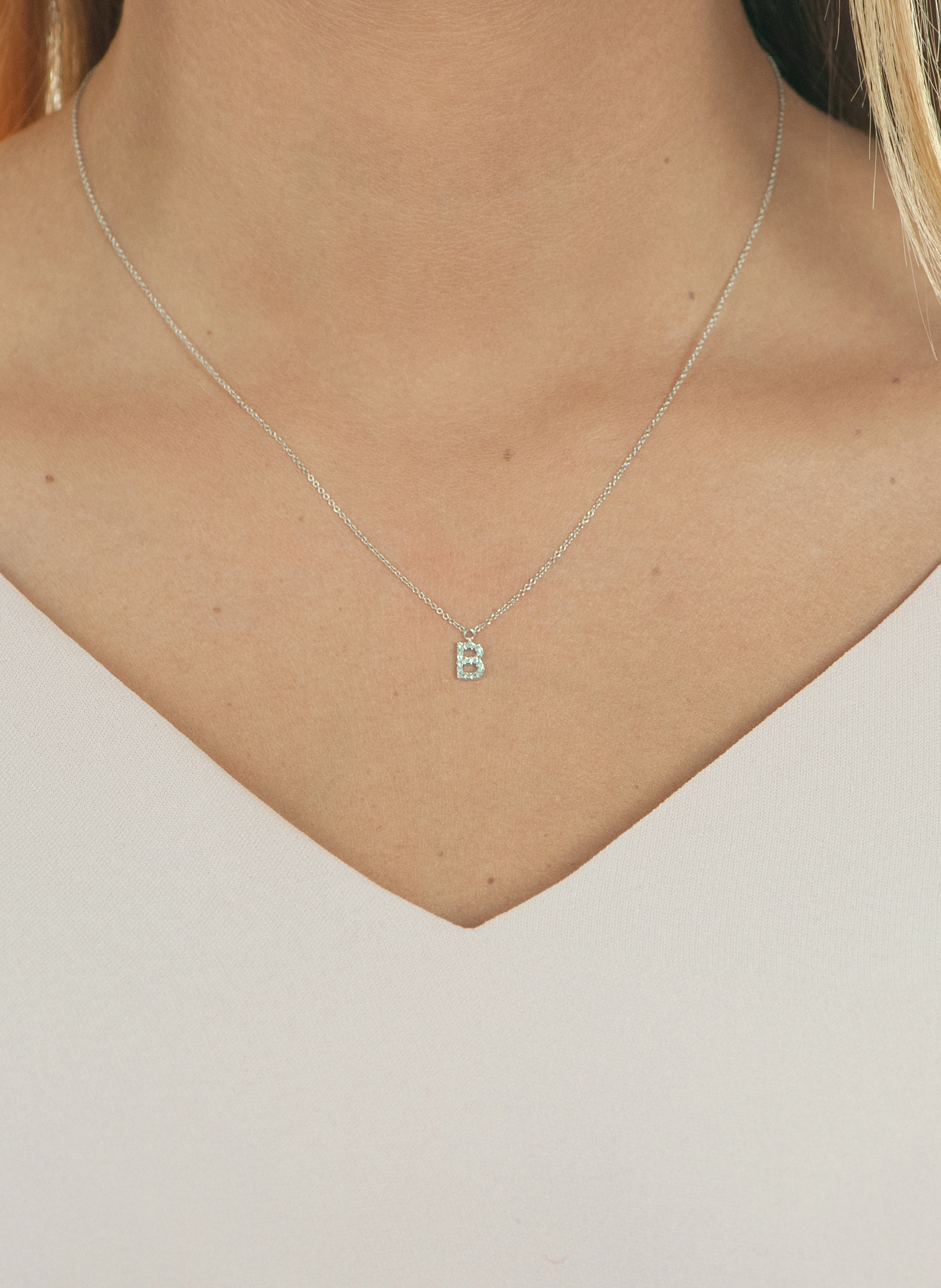 Leaf INITIALIEN Halskette „B“ aus 14 Karat Weißgold mit Diamanten