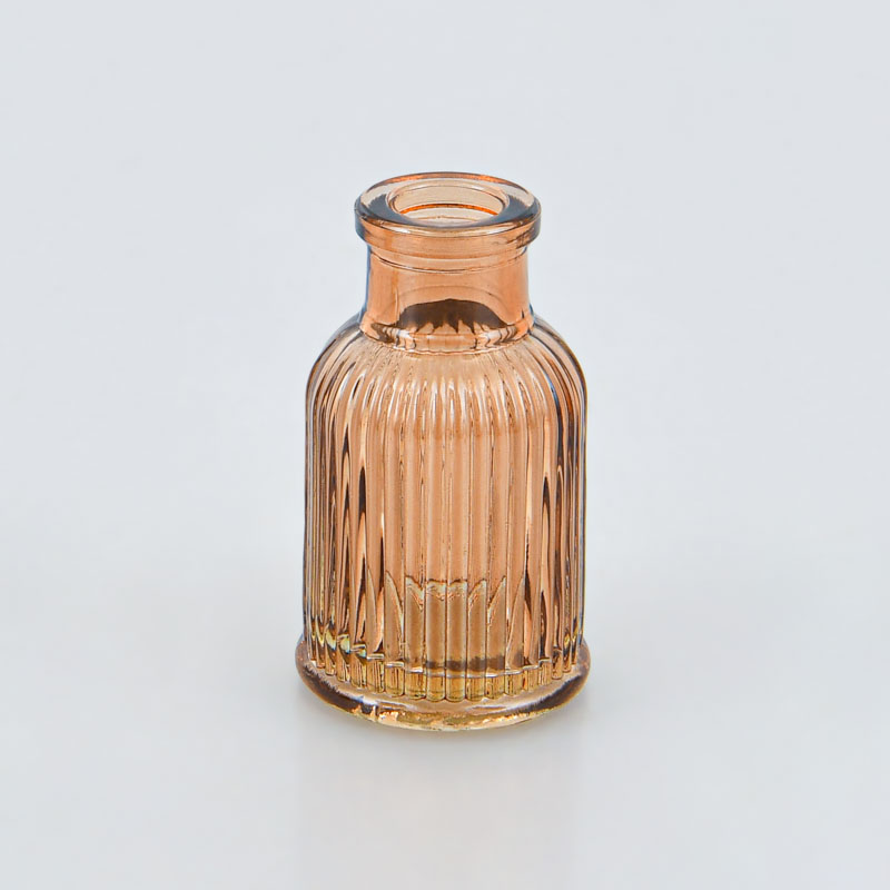 Mini vase strié décoratif