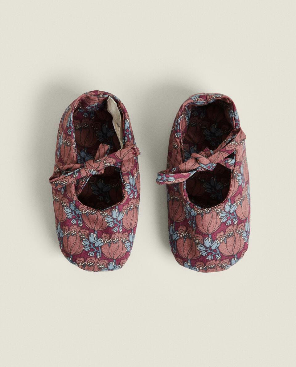 SAPATINHOS INFANTIS FEITOS COM TECIDO LIBERTY